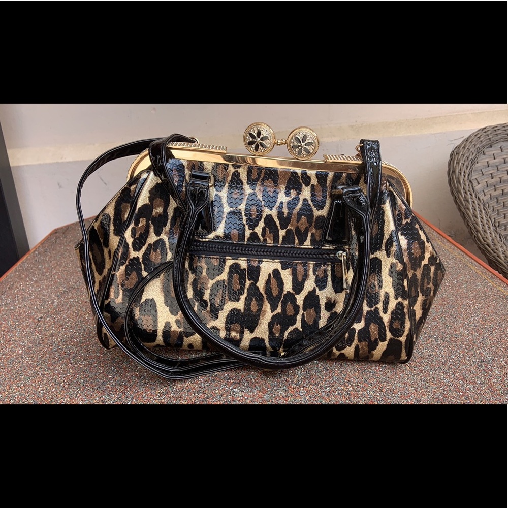 Purse - Picture 2 of 6